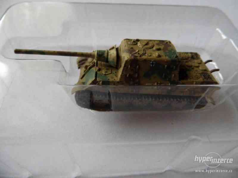 tanky a stíhače tanků značky TAKARA (5 ks celkem) - foto 4