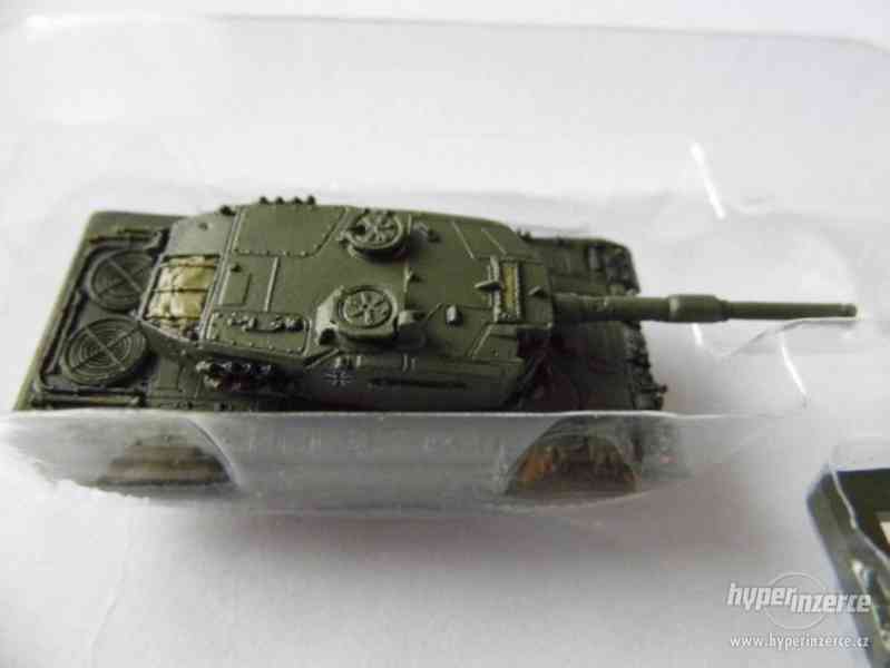 tanky a stíhače tanků značky TAKARA (5 ks celkem) - foto 9