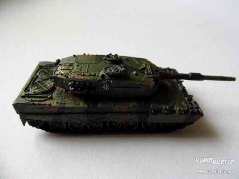 tanky a stíhače tanků značky TAKARA (5 ks celkem) - foto 6