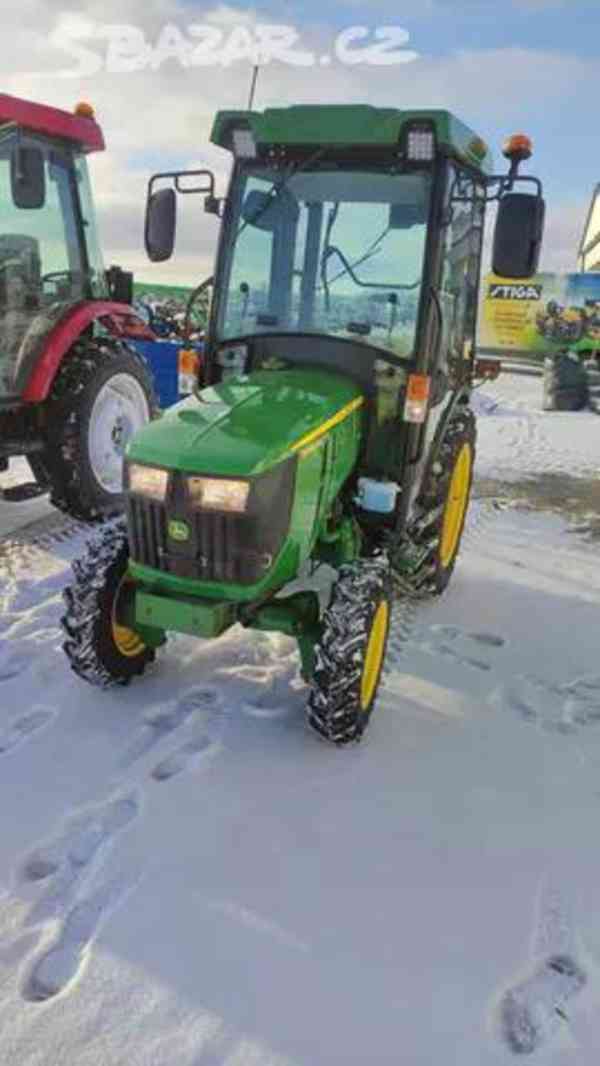 Malotraktor John Deere 3036 EN s kabinou a topením - foto 2