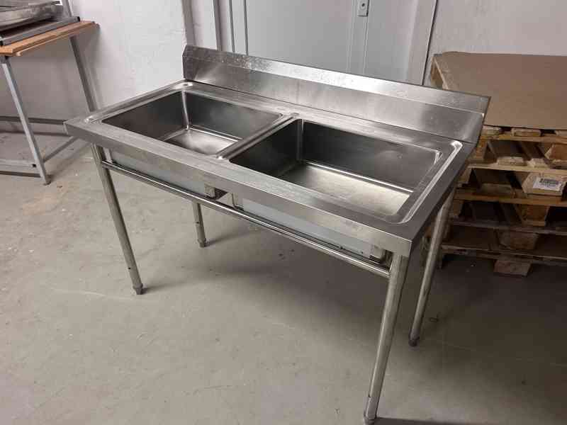 Nerezový stůl – dva dřezy - foto 3