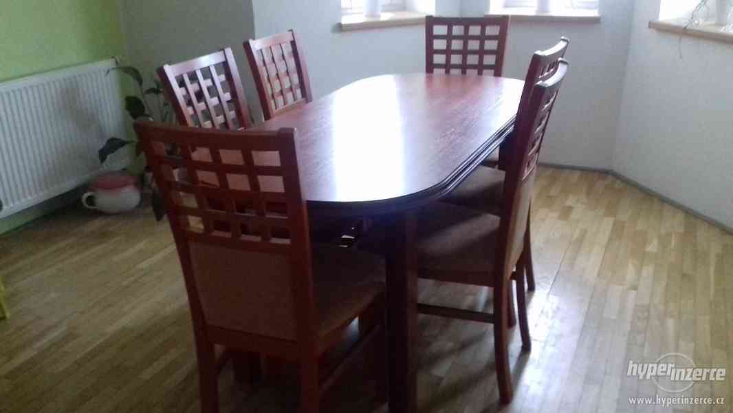 Prodej jídelní sestavy - stůl + 6 židlí - foto 2