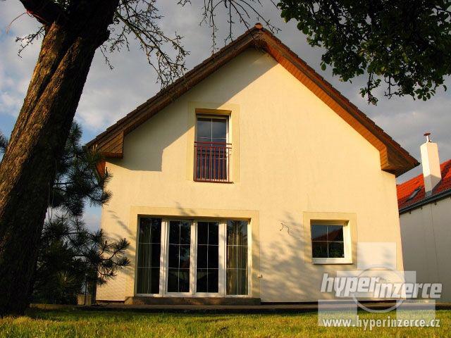 Prodej rodinného domu Šestajovice - foto 1