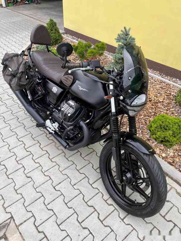 Moto Guzzi V7 Stone 850 2023 - foto 3