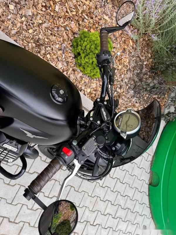 Moto Guzzi V7 Stone 850 2023 - foto 9