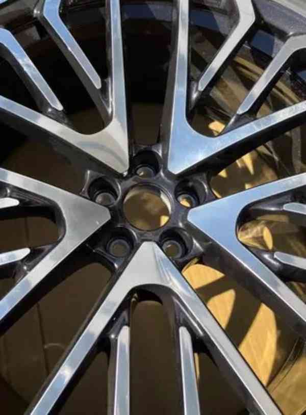 alu kolo kola r23 Audi Q8 SQ8 4M 4M8601025BN - foto 7