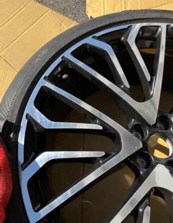 alu kolo kola r23 Audi Q8 SQ8 4M 4M8601025BN - foto 9