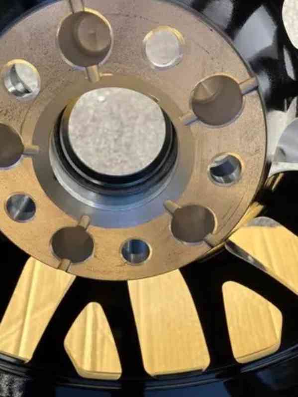 alu kolo kola r23 Audi Q8 SQ8 4M 4M8601025BN - foto 3