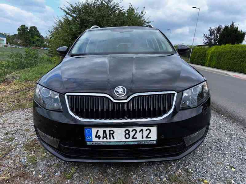 Škoda Octavia 2,0   Octavia Combi TDI, černá - foto 2