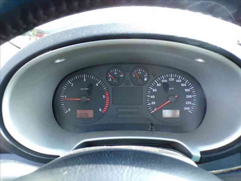 Seat Toledo 1,9 TDI-96KW - foto 6