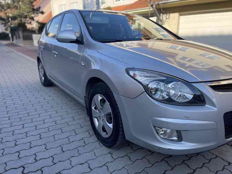 HYUNDAI I30, 1.4 BENZIN, 80 kW, 2.majitel, 108 tis. km!!! - foto 7