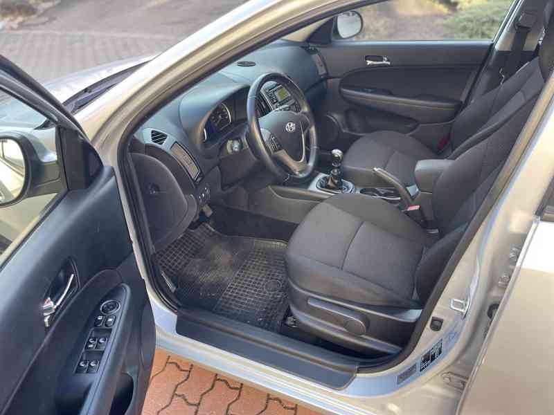 HYUNDAI I30, 1.4 BENZIN, 80 kW, 2.majitel, 108 tis. km!!! - foto 9