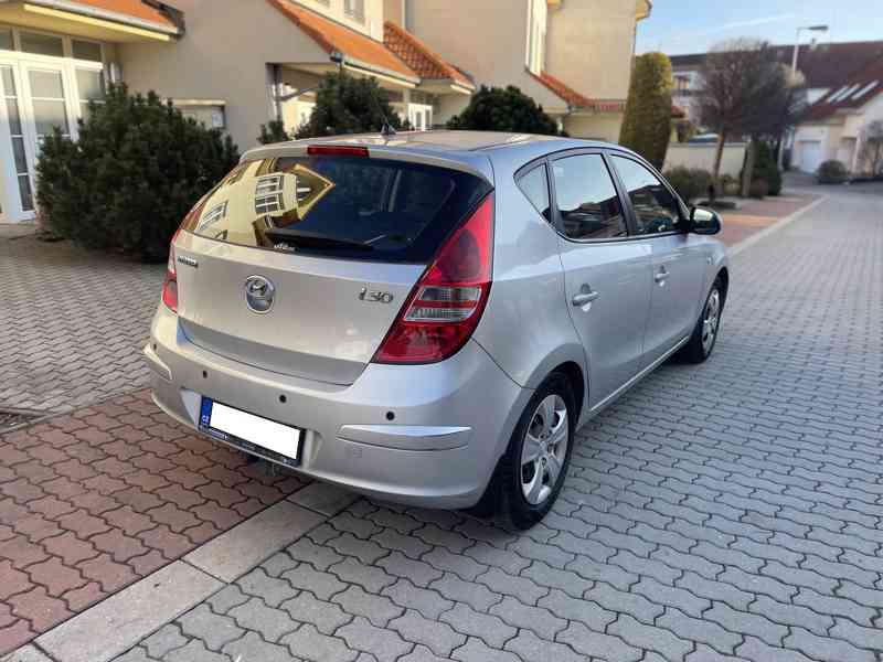 HYUNDAI I30, 1.4 BENZIN, 80 kW, 2.majitel, 108 tis. km!!! - foto 3