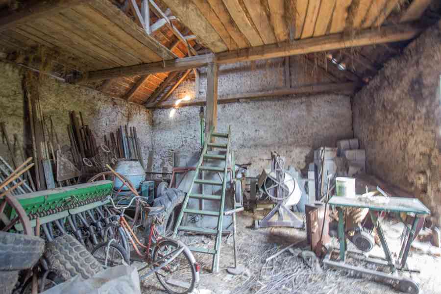Prodej domu se stodolou a garáží na okraji obce Žihobce - foto 24