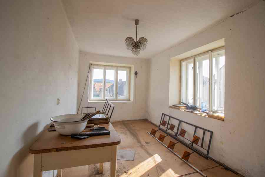 Prodej domu se stodolou a garáží na okraji obce Žihobce - foto 20