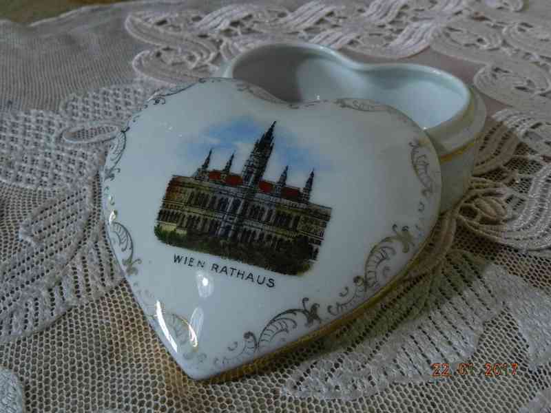 Krásná stará dózička srdce Vídeň Radnice Victoria - foto 1