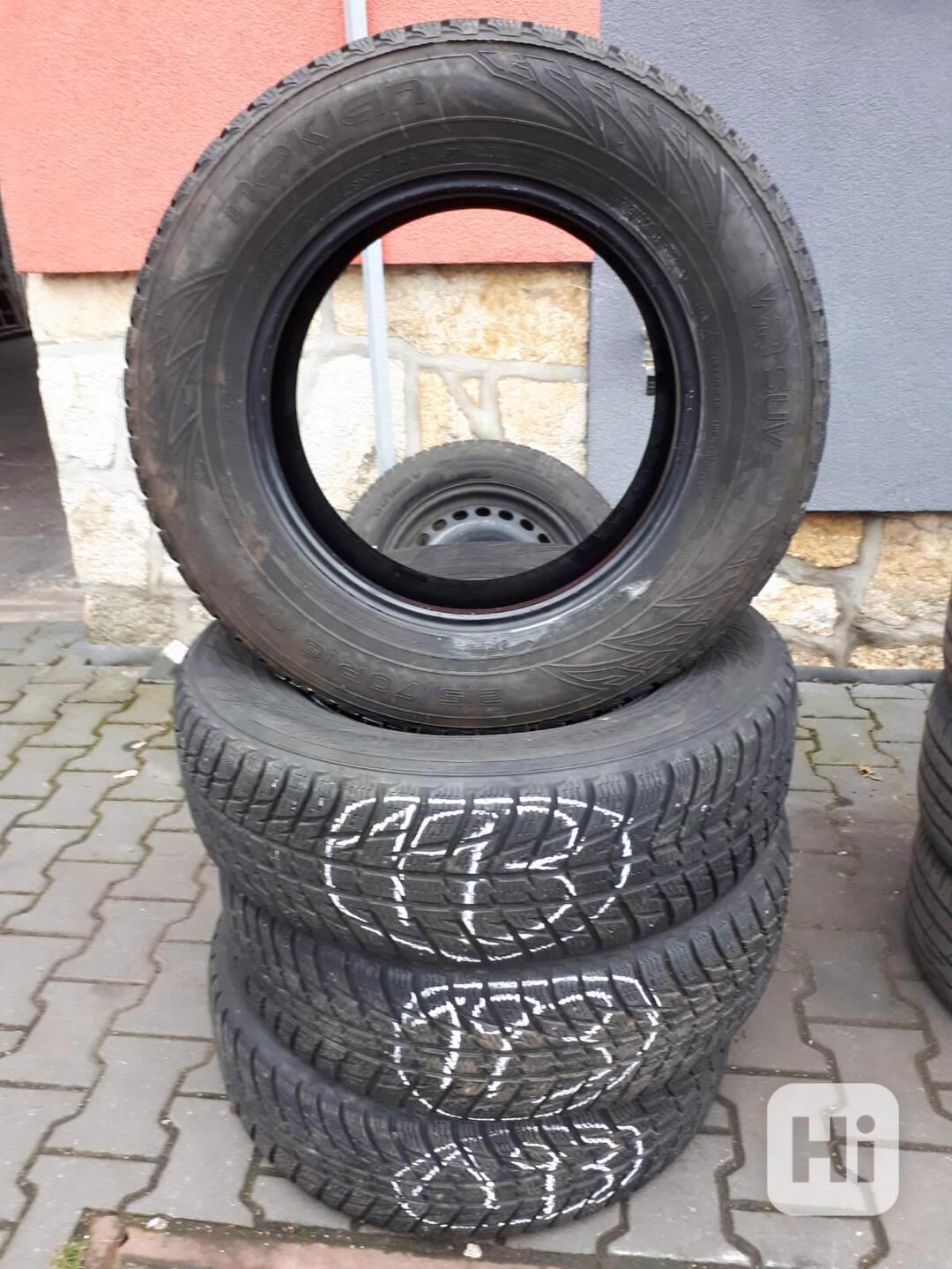 Sada 4 pneu Nokain WR SUV 3, 215/70 R16 100H, zimní - foto 1