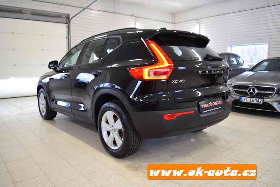 Volvo XC40 T2 MOMENTUM AUTOMAT-DPH 2022 - foto 3