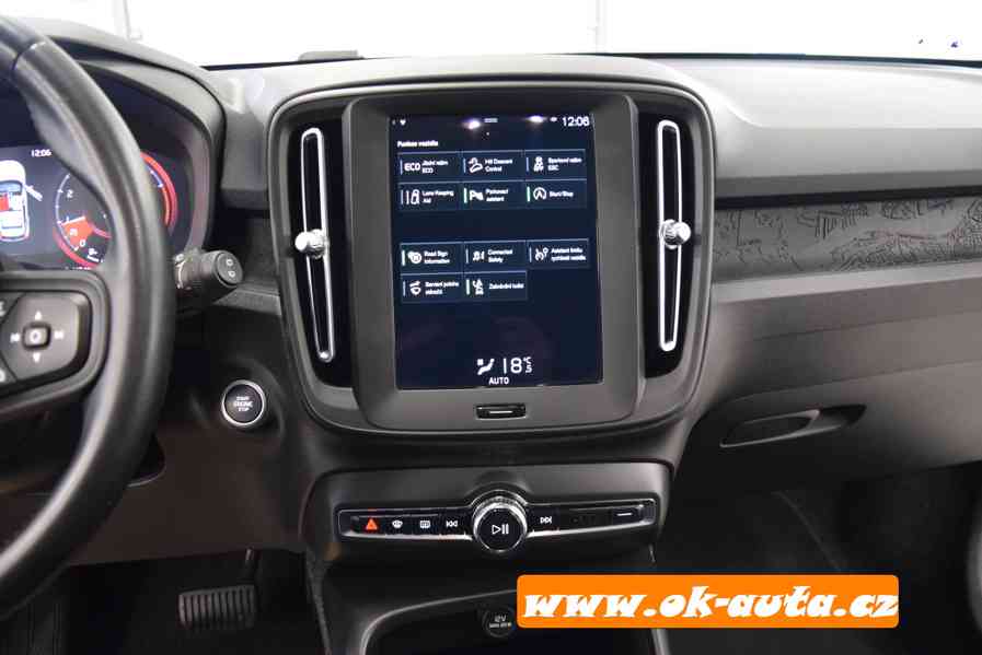 Volvo XC40 T2 MOMENTUM AUTOMAT-DPH 2022 - foto 15