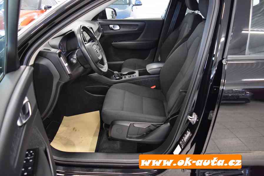 Volvo XC40 T2 MOMENTUM AUTOMAT-DPH 2022 - foto 8