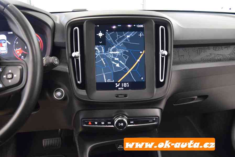 Volvo XC40 T2 MOMENTUM AUTOMAT-DPH 2022 - foto 14