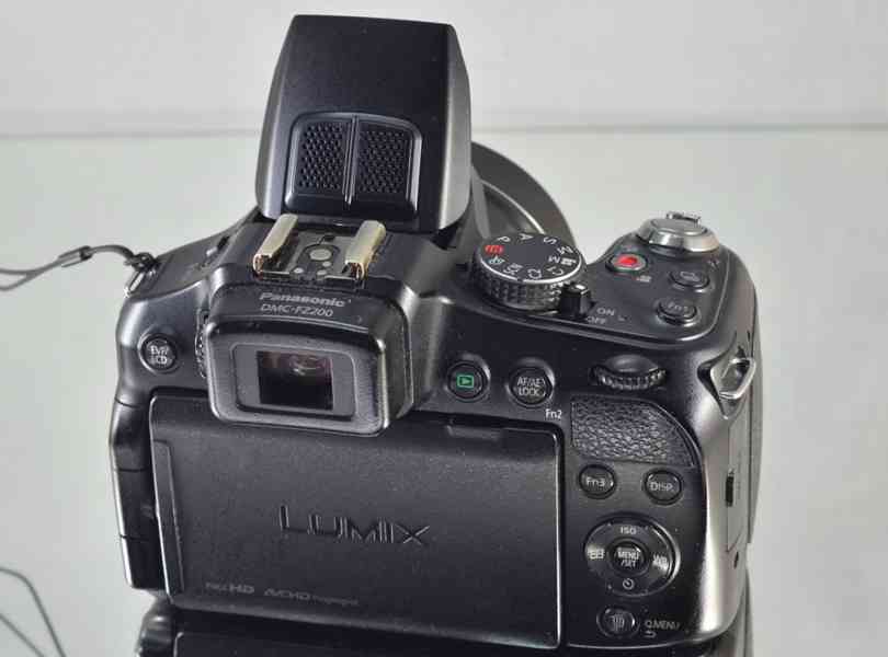Panasonic Lumix DMC- FZ200 *12,1 MPix*Full HDV*BAG - foto 6