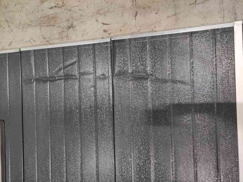 sekční garážová (průmyslová) vrata (lamely + kování) na ND - foto 4