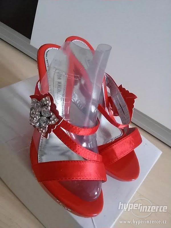 Luxusní červené dámské pantofle/ sandály vel. 37 - foto 2