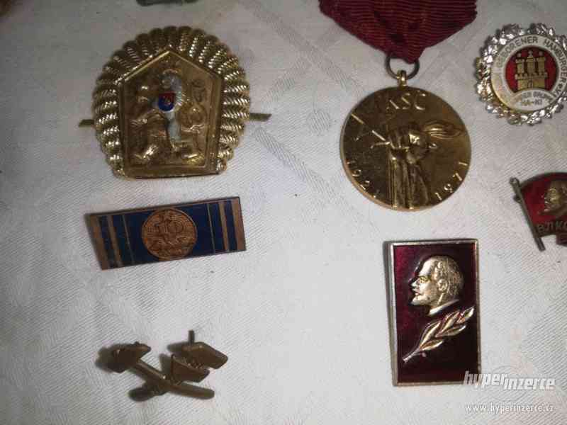 Odznaky a medaile - 23 ks - foto 12