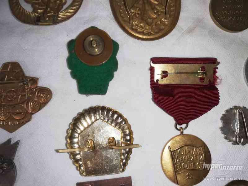 Odznaky a medaile - 23 ks - foto 16