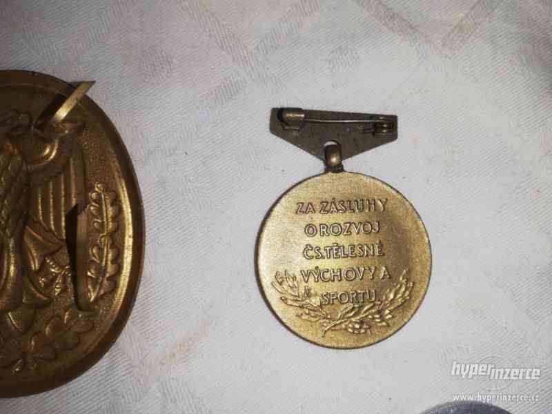 Odznaky a medaile - 23 ks - foto 18