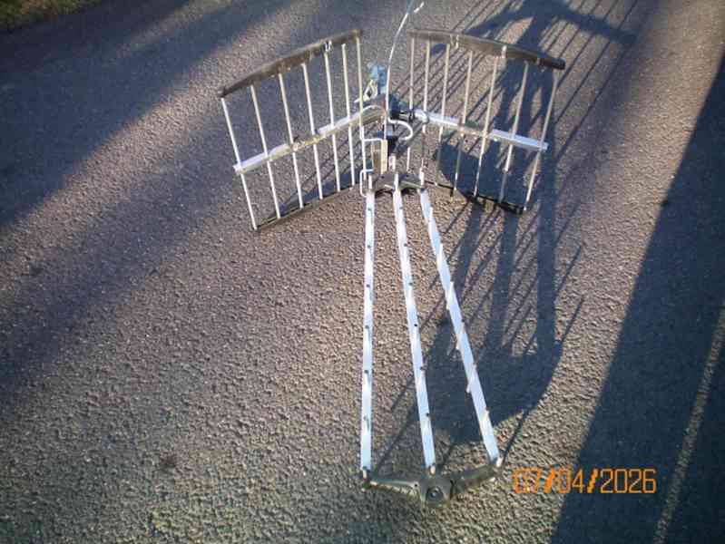 Venkovní anténa pro DVB‒T2 signál, 470‒790 MHz, 17 dBi - TES - foto 2