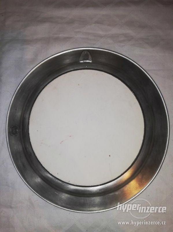 Kovový talíř s motivem jara - zn. napsána v textu - foto 3