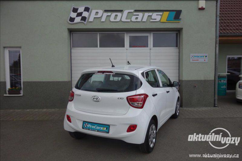 Hyundai i10 1.0, rok 2016 - foto 4