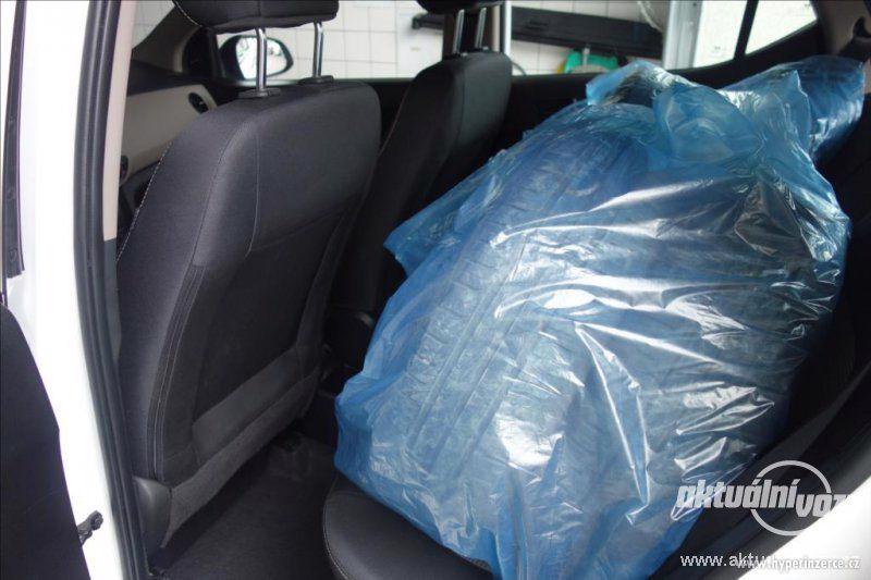 Hyundai i10 1.0, rok 2016 - foto 17