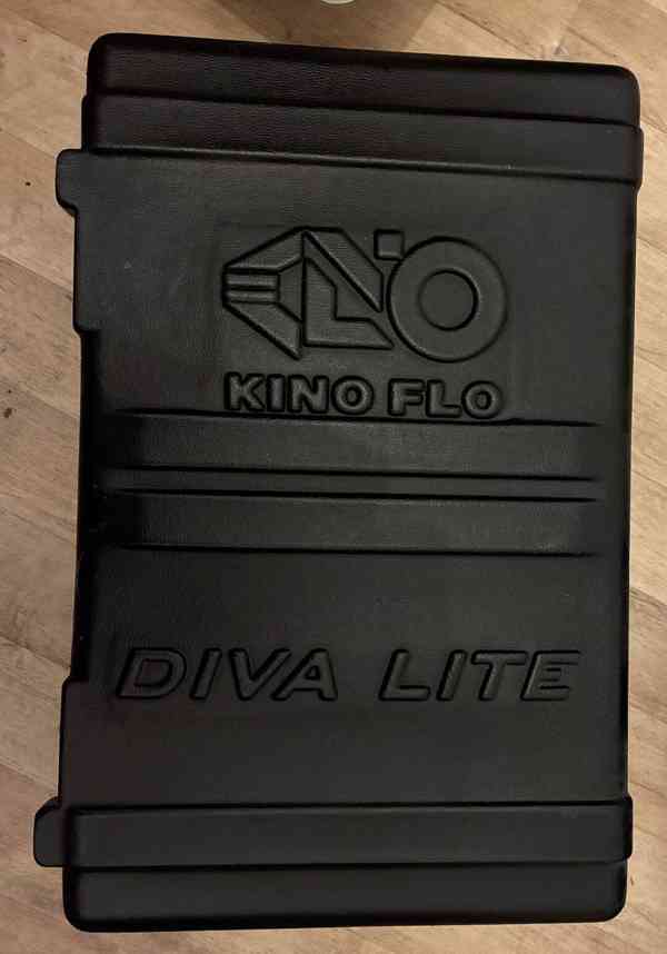 Kino Flo Diva-Lite 401 – studiové světlo s kufrem - foto 2