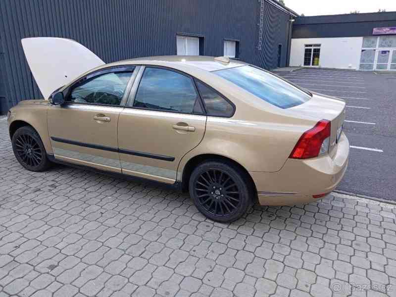 Volvo S40 1,6 - foto 2