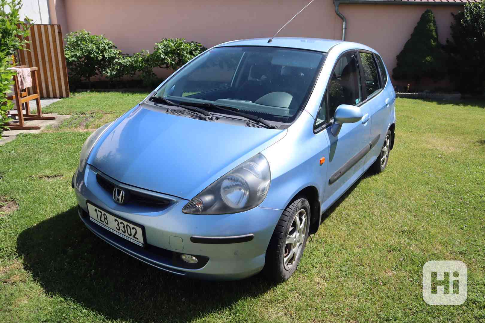 Automobil - foto 1