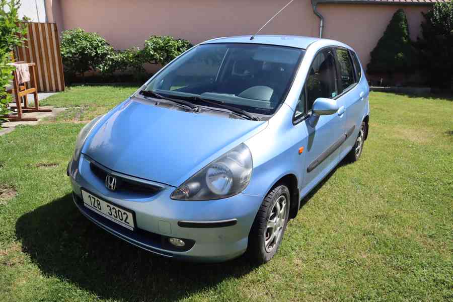 Automobil - foto 1