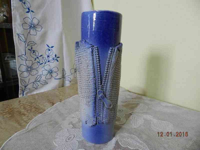 Zajímavá keramická reliéfní Váza se zipem Design zip