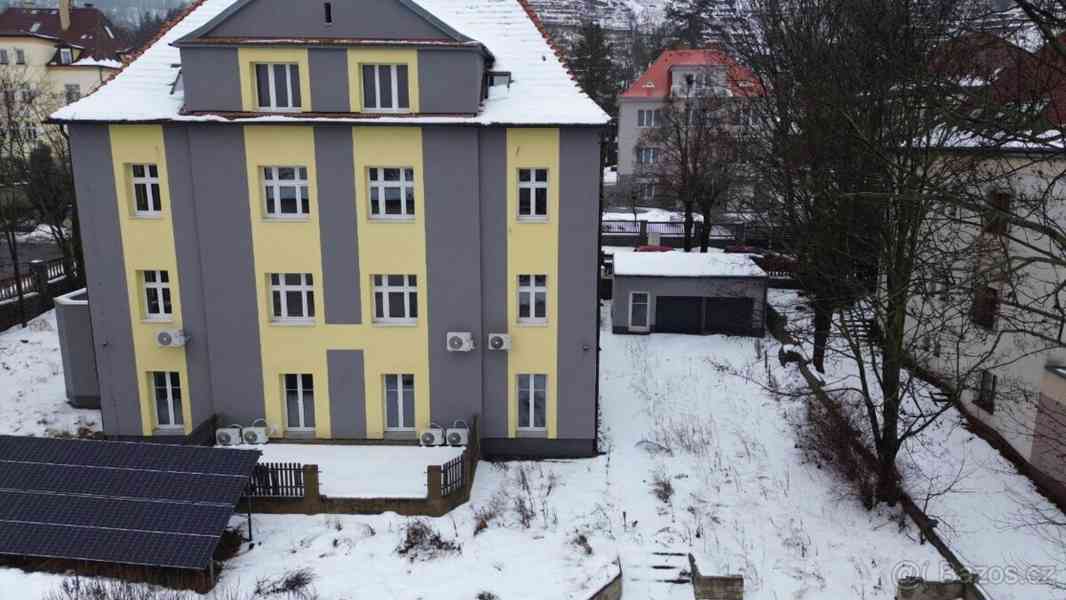 Nadstandartní vila 6 bytů a 7 kanceláří - foto 4