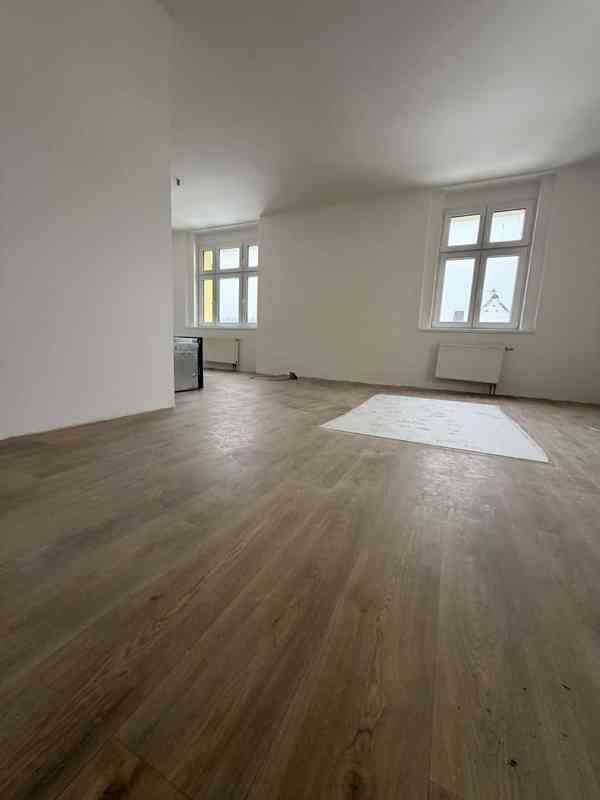 Nadstandartní vila 6 bytů a 7 kanceláří - foto 41