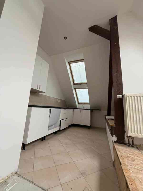 Nadstandartní vila 6 bytů a 7 kanceláří - foto 25