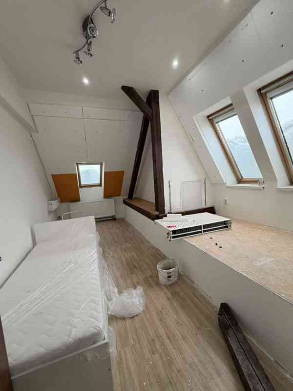 Nadstandartní vila 6 bytů a 7 kanceláří - foto 38