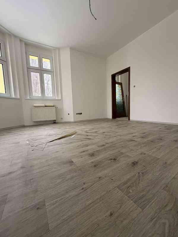 Nadstandartní vila 6 bytů a 7 kanceláří - foto 31