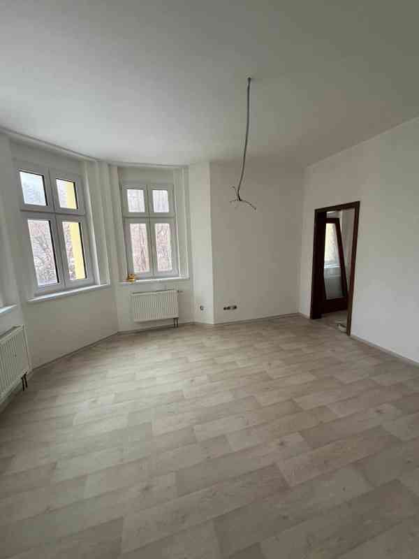 Nadstandartní vila 6 bytů a 7 kanceláří - foto 9