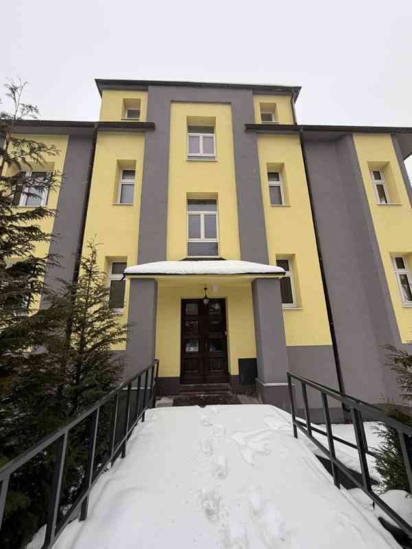 Nadstandartní vila 6 bytů a 7 kanceláří - foto 6