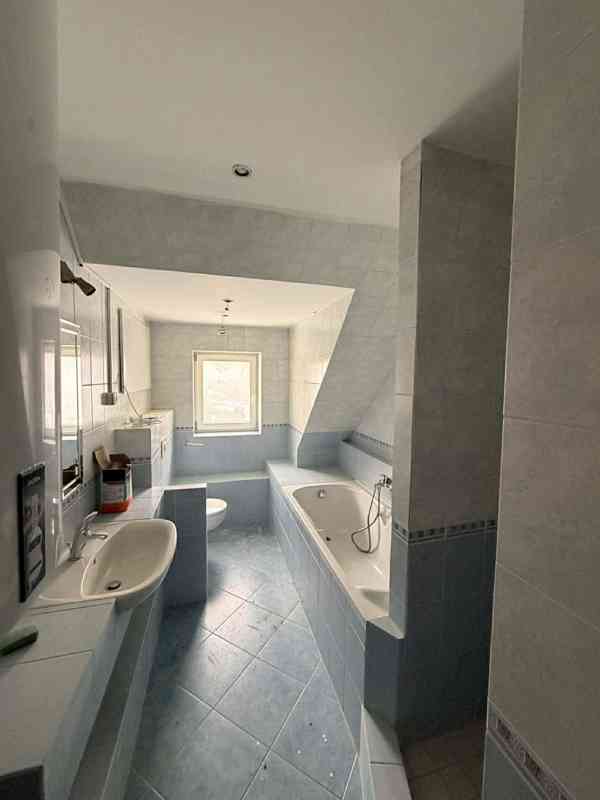 Nadstandartní vila 6 bytů a 7 kanceláří - foto 29