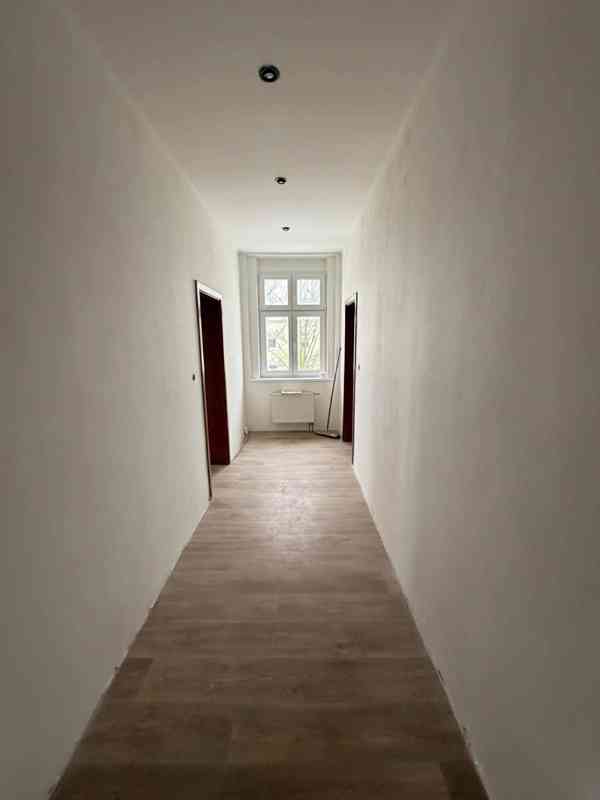 Nadstandartní vila 6 bytů a 7 kanceláří - foto 28