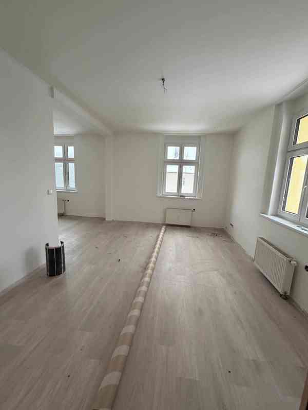 Nadstandartní vila 6 bytů a 7 kanceláří - foto 44